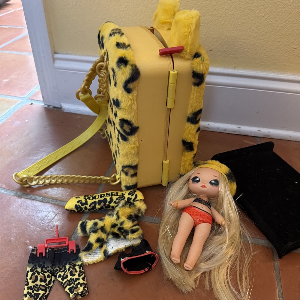 Na!Na!Na! Surprise Yellow HardCase Backpack Gold Leopard Print & Doll With Shoes - Picture 5 of 9